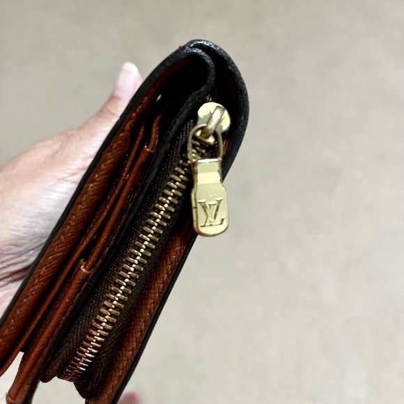 Authentic Louis Vuitton Monogram Bifold Wallet - Picture 12 of 16